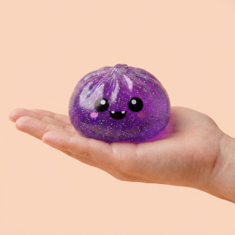 Dumpling Squishy Halloween Set mit 5 Motiven in der Hand gehalten, echte Größe