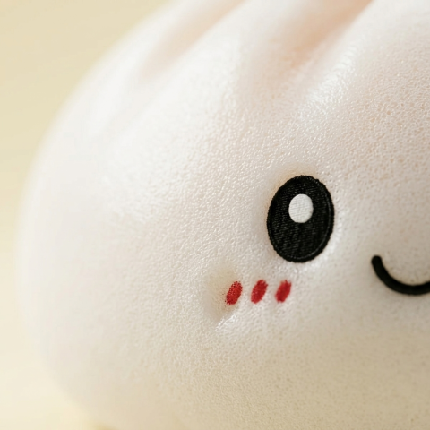 Squishy Dumpling Big – XXL Kuschelkissen 25 cm — Makro-Nahaufnahme der Textur