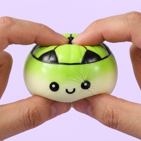 Mystery Dumpling Squishy Fußball Edition beim Drücken, weiches Material