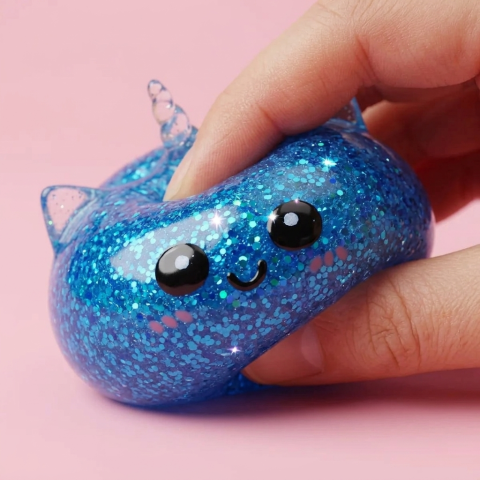 Dumpling Squishy Einhorn Glitter Blau — slow-rise Effekt, der Schaum federt langsam zurück