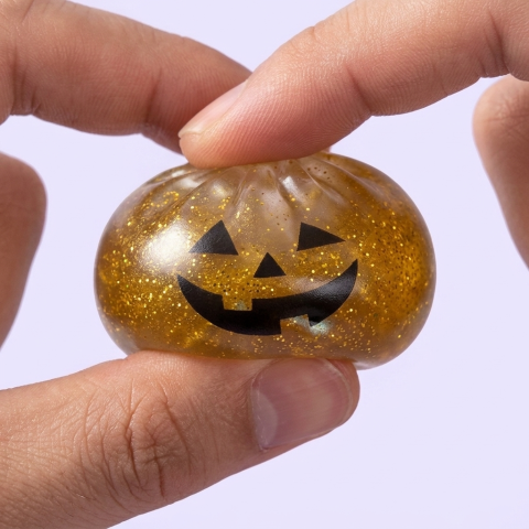 Squishy Dumpling Vampire Mystery Blutrot beim Drücken, weiches Material