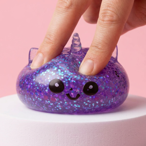 Dumpling Squishy Einhorn Glitter Violett — slow-rise Effekt, der Schaum federt langsam zurück