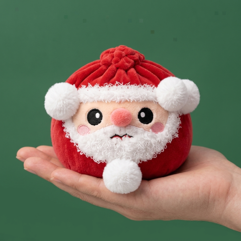 Squishy Dumpling Weihnachtsmann Plüsch in der Hand gehalten, echte Größe