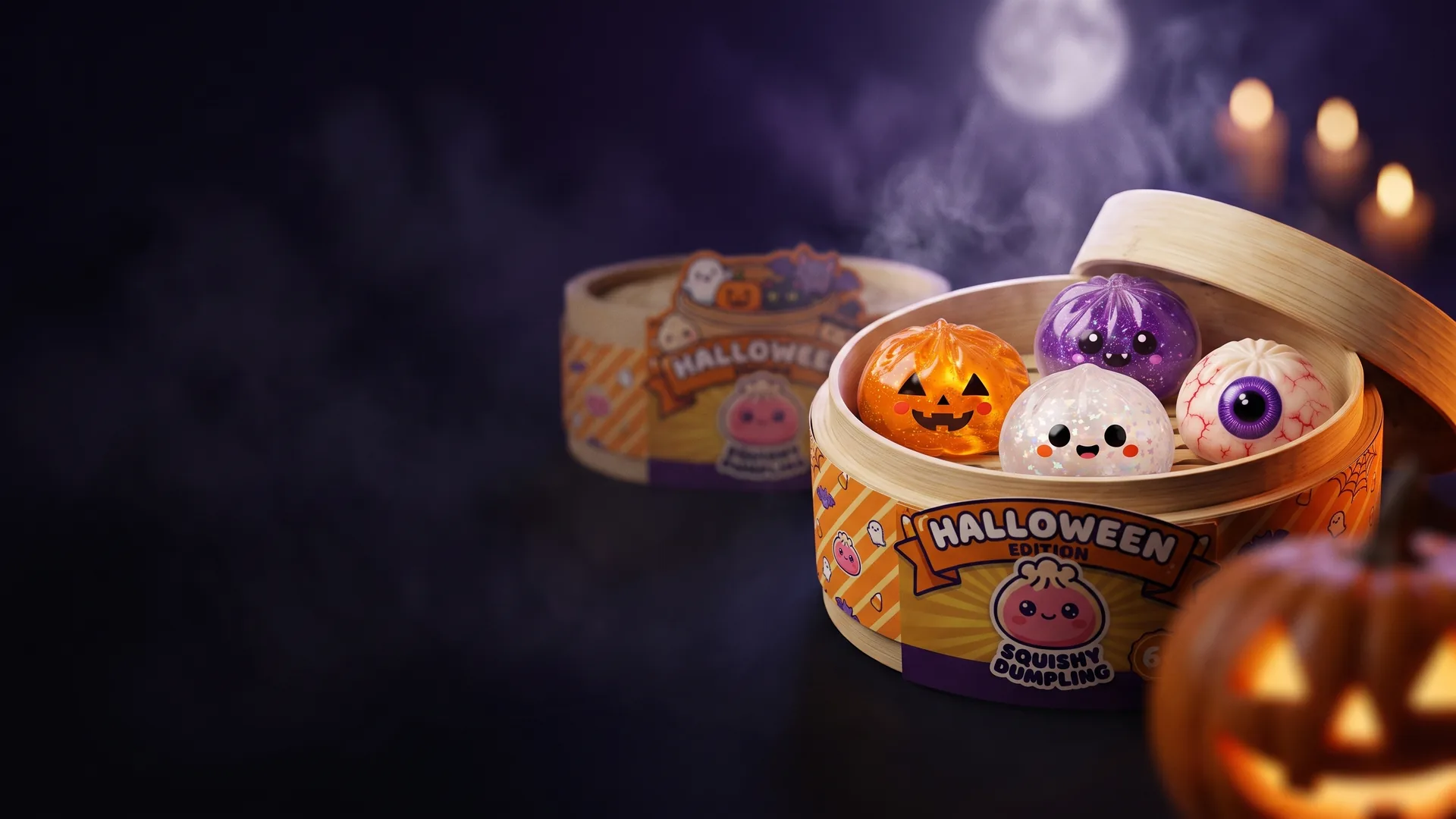 Halloween-Squishys in ihren Dampfkörbchen, zwischen Kürbissen und Kerzen